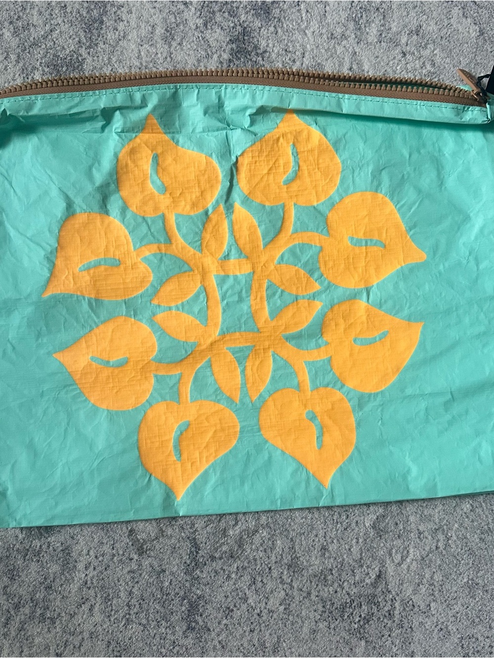 ALOHA Collection Hilo Max Pouch